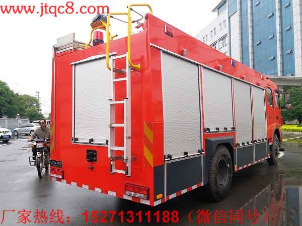 五十鈴6噸泡沫消防車罐體總容積為6立方米;水罐容積:4立方米,水罐尺寸:2120×1420×1350mm,泡沫液罐容積:2立方米,