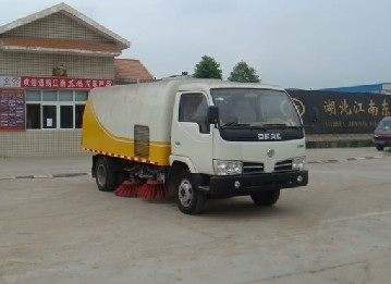 東風(fēng)多利卡掃路車